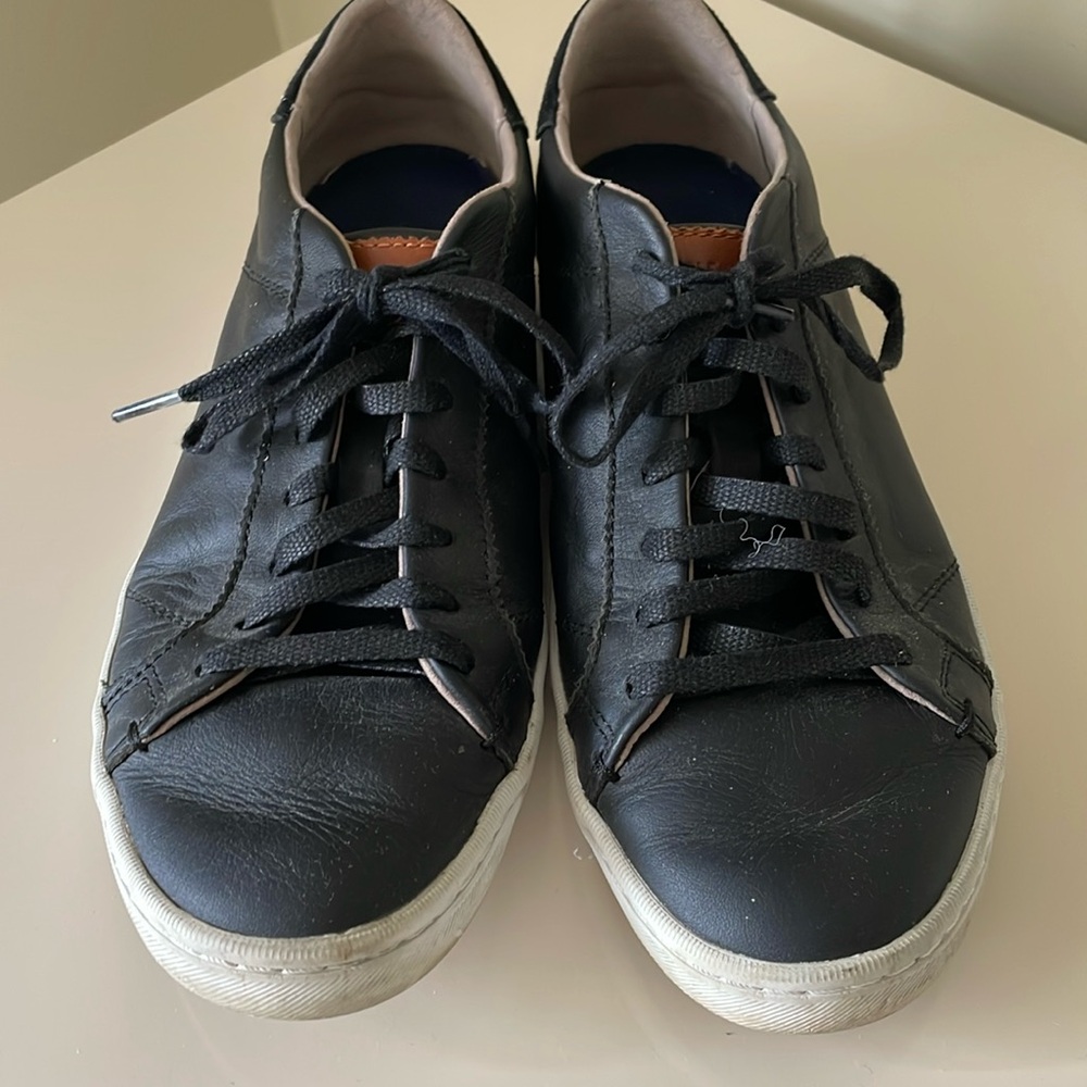 COLE HAAN black leather lace up sneakers size 9